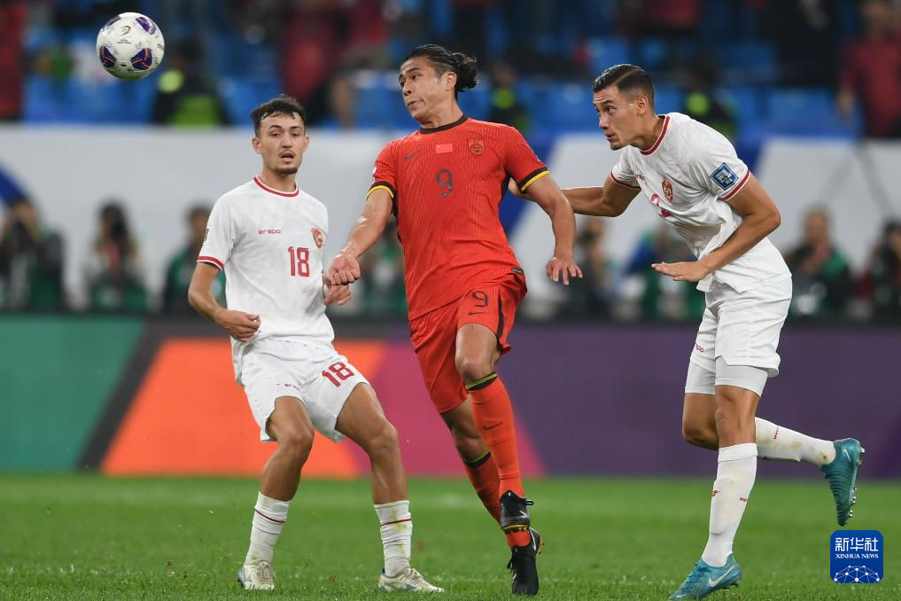 印度队横扫印尼队,黄鸭组合统治全场 印度队横扫印尼队,黄鸭组合统治全场